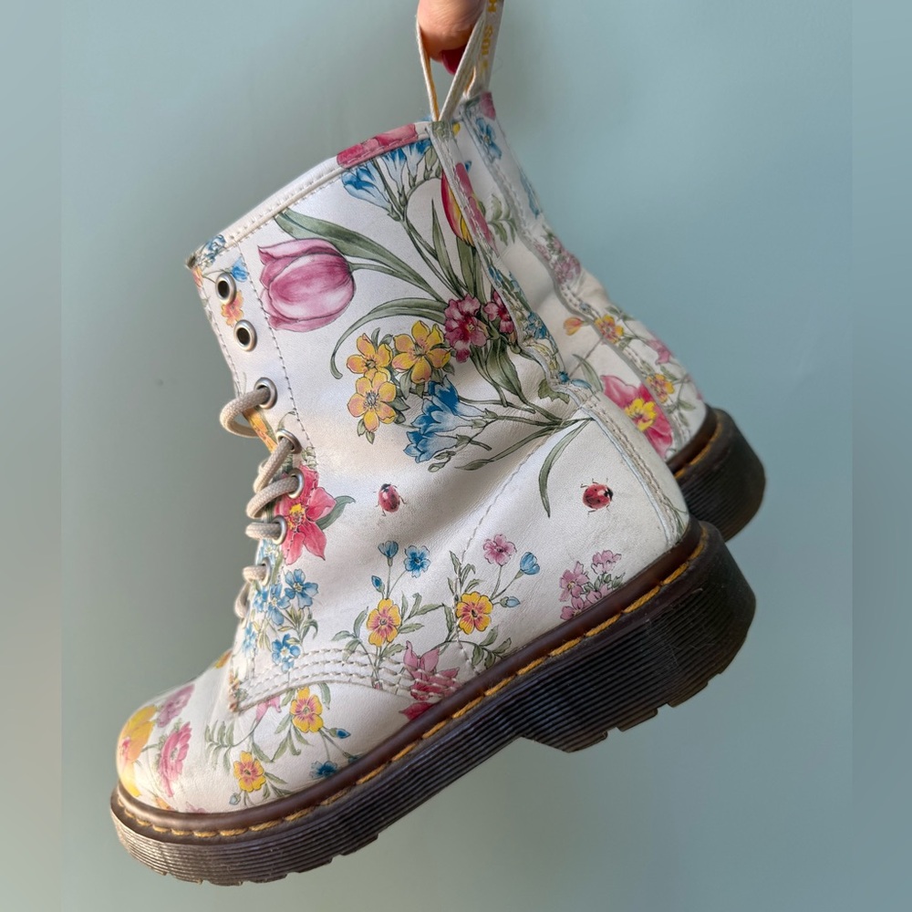 Rare Doc Martens leather floral garden boots size 5 W